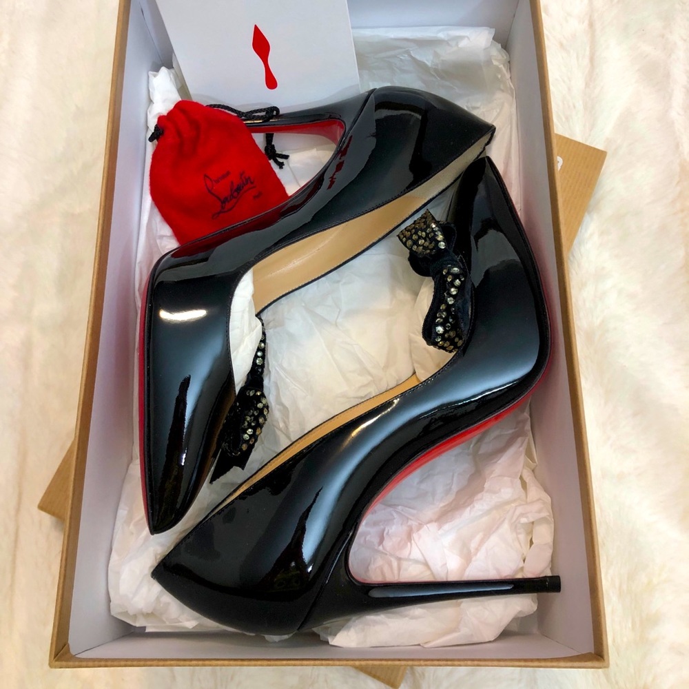 CHRISTIAN LOUBOUTIN HEELS/SIZE 6/BRAND NEW